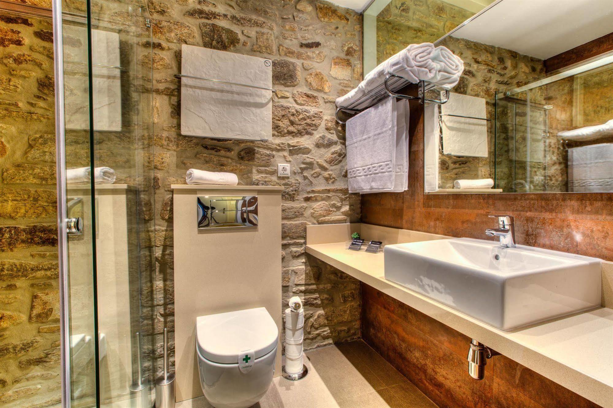 סנטיאגו דה קומפוסטלה Hotel Montenegro Compostela מראה חיצוני תמונה