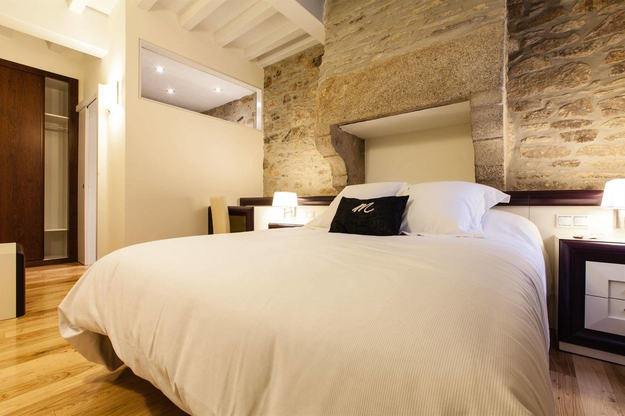 סנטיאגו דה קומפוסטלה Hotel Montenegro Compostela מראה חיצוני תמונה